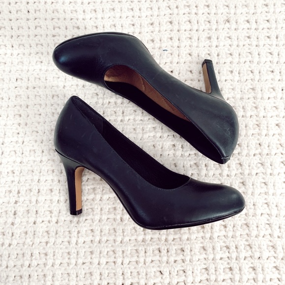 clarks navy blue pumps